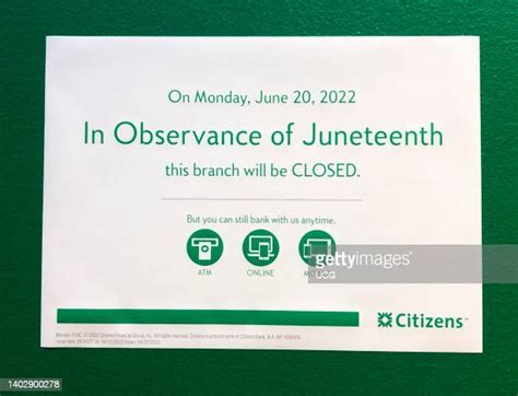 Bank Closed Sign Photos And Premium High Res Pictures Getty Images