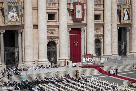 Pope Francis Leads Holy Mass And Canonization Ceremony Photos And