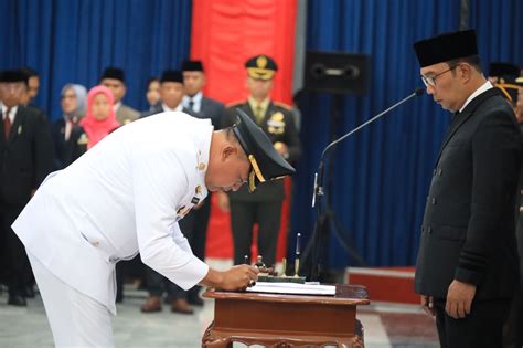 Pemerintah Kota Bekasi Resmi Gubernur Jabar Ridwan Kamil Lantik Wali