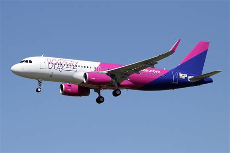 Flyingphotos Magazine News Wizz Air A320 200sharklets F Wwii
