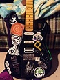 Wanted to show you guys my pop punk influenced guitar. : r/poppunkers