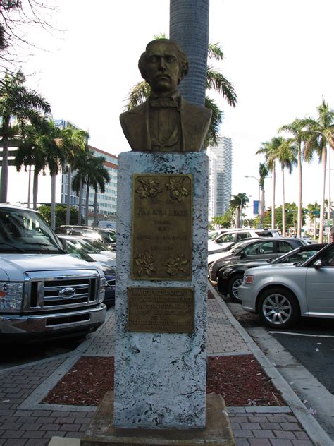 Bonao Internacional Estatua Y Bustos De Juan Pablo Duarte En Nueva