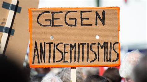 It includes a preamble, definition, and a set of 15 guidelines that provide detailed guidance for those seeking to recognize antisemitism in order to craft responses. Bundesregierung | Aktuelles | Haltung zeigen gegen ...