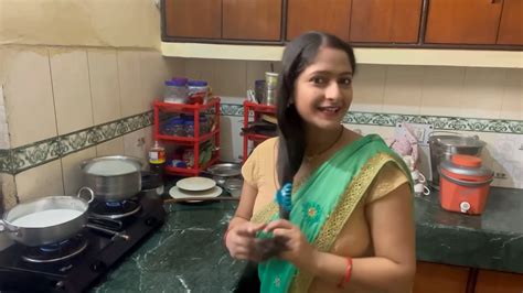 Marathi Lady Sexy Navel And Boobs In Green Saree Mkv Snapshot 01 54 583