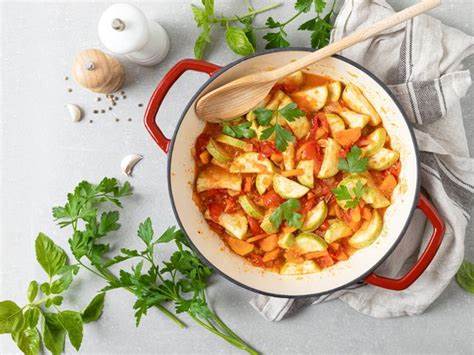 Овощные рагу при диете Чем отличается соте от рагу / И при чем тут лечо – статья из рубрики Чем отличается соте от рагу / И при чем тут лечо – статья из рубрики Овощные рагу при диете