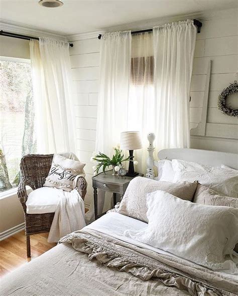 25 Cozy And Stylish Farmhouse Bedroom Ideas Home Design