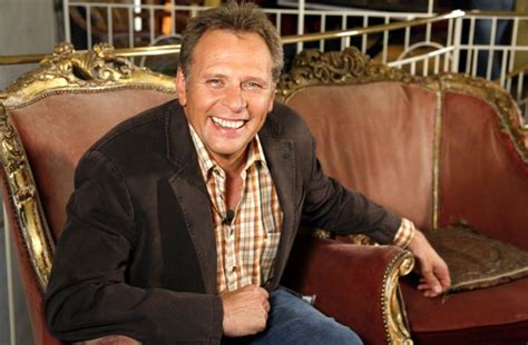 Find the latest tracks, albums, and images from frank farian. Benny Schnier in den Menschen des Tages, 28.04.2020