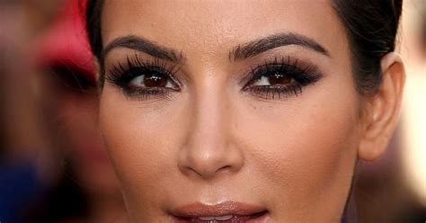 Kim Kardashian Has Perfectly Shaped Brows Imgur