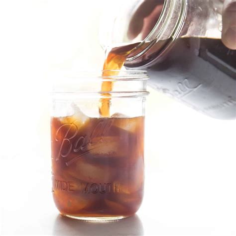 How To Make Cold Brew Coffee In A Mason Jar Tastes Lovely In 2020 Making Cold Brew Coffee