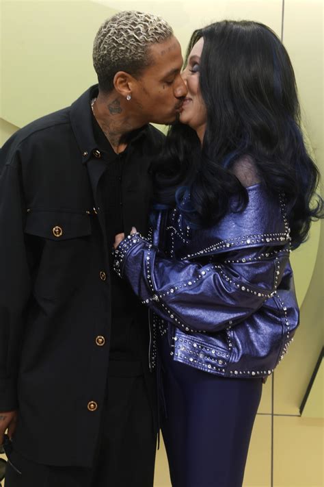 Ny Post Cher And Boyfriend Alexander ‘ae Edwards Kiss During Red