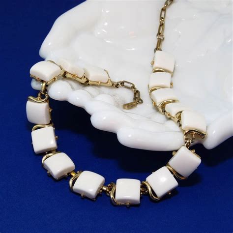 Coro Fresh White Square Thermoset Link Necklace Jewelry Vintage