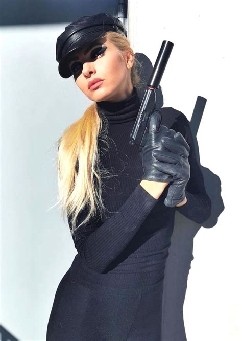 Pin By Emanuele Perotti On Girls And Guns Hit Women Leather Gloves