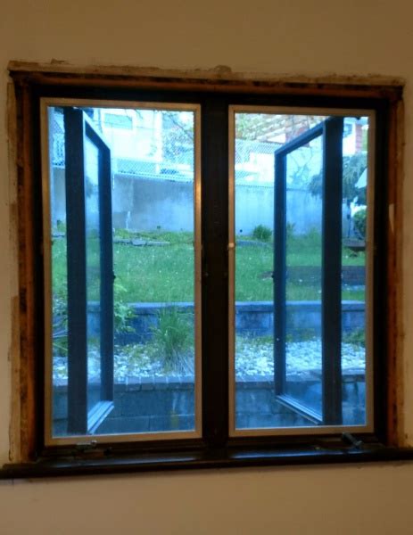 Purchasing a new window will also have its own energy and carbon footprint in terms of raw material extraction, manufacturing and transportation. Advice On Replacing Old Casement Windows - Windows and ...