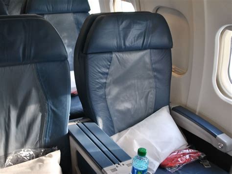 There is no video or audio and overhead storage is unlikely to accommodate large bags. Delta Air Lines Fleet McDonnell Douglas MD-88 (M88 ...