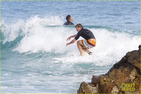 Simon Baker Surfing In Sydney Photo Simon Baker Photos Just Jared Entertainment News