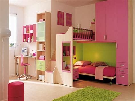 Stuffed animal friends are important to young kids so make sure there's a special spot for every one of her fury friends by incorporating a display. 19 Amazing Kids Bedroom Designs - Page 3 of 4