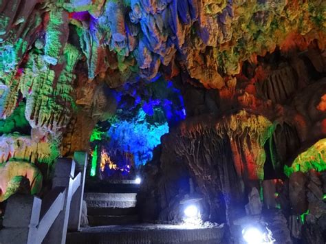 Reed Flute Cave Geology Page