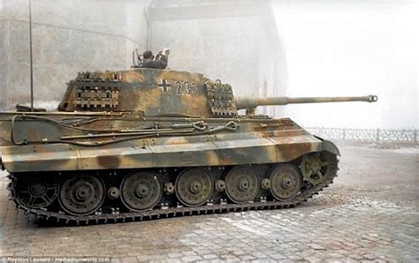 Wwii Tank Photos Revealed In Amazing Colour Daily Mail Online