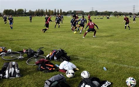 Video by sport nfl soccer nascar nhl fantasy football bhds men in blazers pft live college football nascar america nba mlb rugby motor sports fantasy sports tennis cycling horse racing boxing figure skating. Sunday League Football At Hackney Marshes