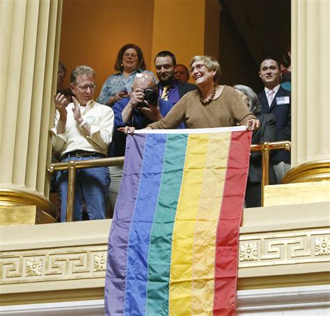 Rhode Island Becomes 10th Us State To Allow Gay Marriage National