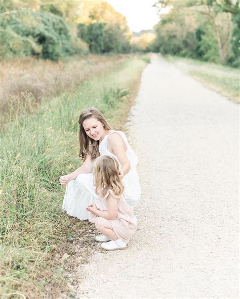 Motherhood Photography Mother And Daughter Moment Motherhoodphotography Lifestylephotography