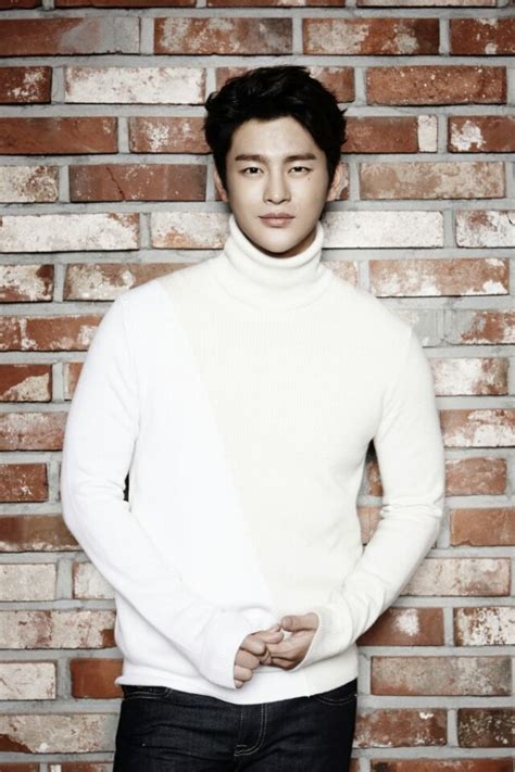 He launched his singing career after winning the talent reality show superstar k in 2009. Seo In Guk & Jung So Min Pick "The Smile Has Left Your ...
