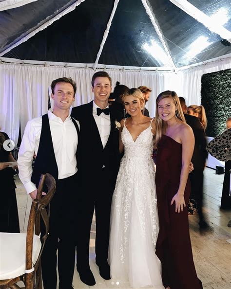 Find the perfect sadie robertson stock photos and editorial news pictures from getty images. Sadie Robertson Wore 2 Dresses For Her Wedding - Guests ...