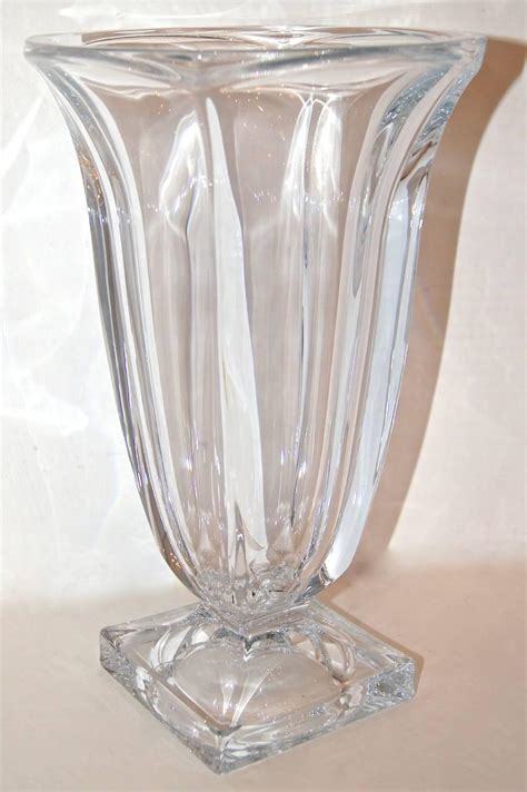 Fill them with floral stems, potpourri or any accent that fits the design. Clear Leaded Glass Vase For Sale at 1stdibs