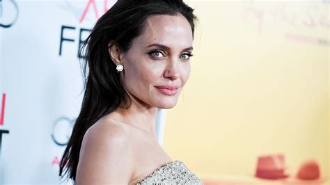 ‘angelina Jolie Breast Cancer Gene Offers Clue To Better Treatment News The Times