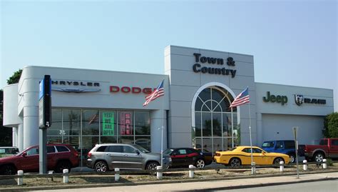 Town And Country Jeep Chrysler Dodge Ram In Levittown Ny Rated 41 Stars Kelley Blue Book