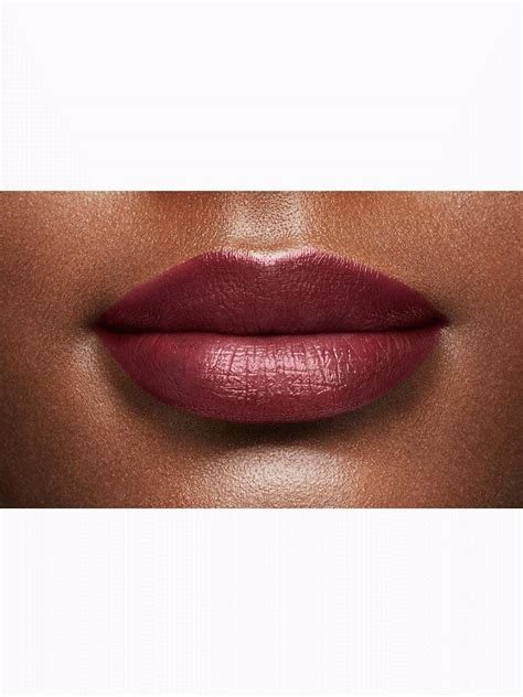 A slight sheen without it looking totally flat. Mary Kay® Gel Semi-Matte Lipstick | Midnight Red