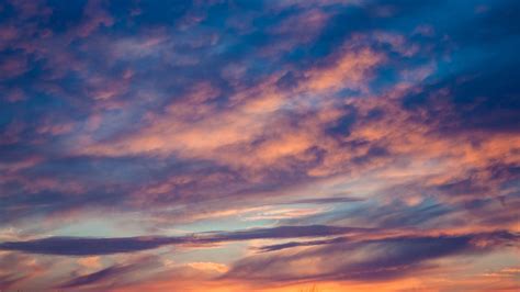 Download Wallpaper 2048x1152 Clouds Sunset Porous Ultrawide Monitor