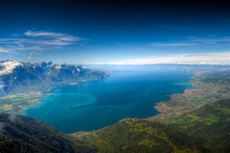 Swimmer Breaks 83 Km Lake Geneva Swim Record By 3 Minutes