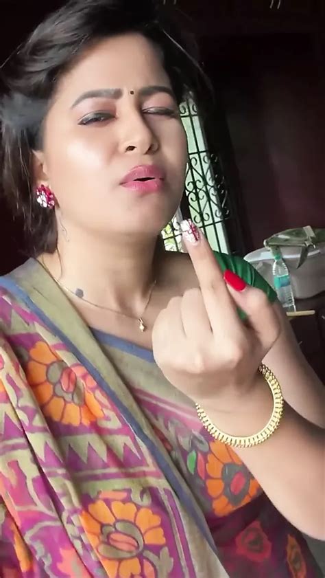 Sexy Indian Aunty Sexy Green Saree Xhamster