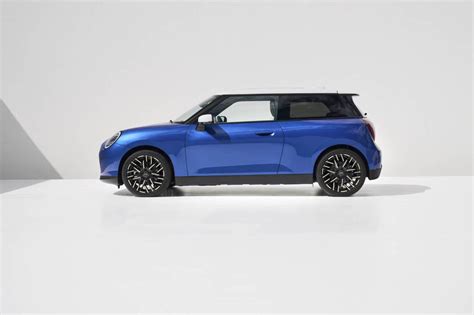 2025 Mini Cooper Electrical Hatch Revealed With As Much As 215 Hp