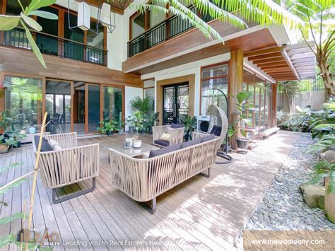The Lead Realty The Advantages Of Living In A Modern Tropical House