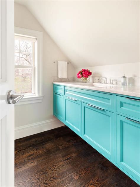 It'll take more than paint and wallpaper in this hgtv series to transform ugly duckling water closets into an alluring lavatory. I Hate My Bath | HGTV