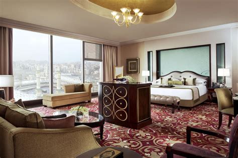 Makkah Clock Royal Tower Wins Best Luxury Hotel Title