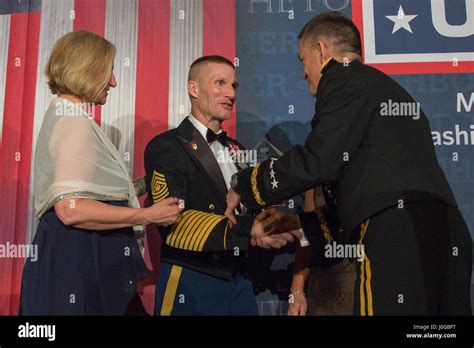 Sergeant Major Of The Army Sgt Maj Daniel A Dailey Center Shakes