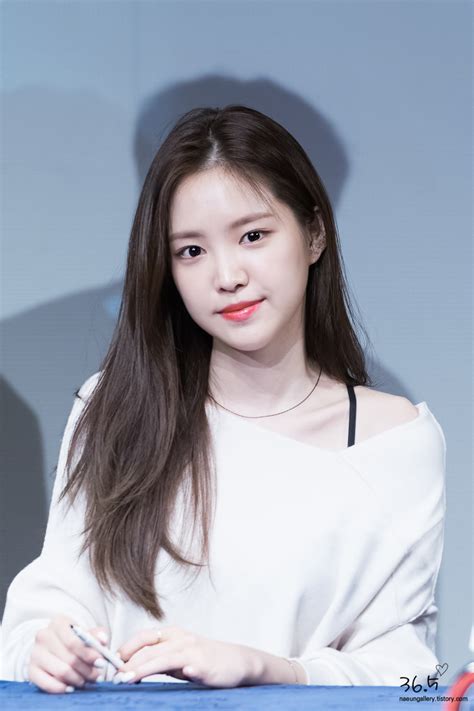 솔직히 나도 우결 대본이고 가상인거 아는데. 낭니36.5와 손나은 갤러리 :: 170706 신촌 팬싸인회