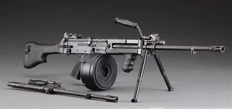 Ultimax 100轻机枪的型号结构特点 ——〖枪炮世界〗