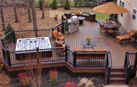 Others dream of a sprawling deck for barbecues and sunbathing. A luxurious deck to say the least! Jacuzzi, fire pit ...