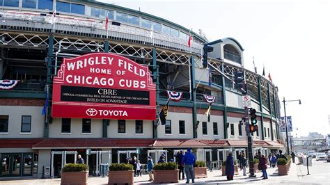 Live From Cubs Home Opener At Wrigley Field Chicago Tribune Chicago