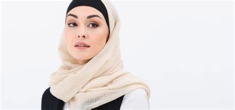 7 Bahan Hijab Yang Nyaman Dan Intip Inspirasi Gaya Hijab Masa Kini