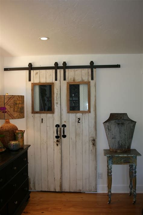 Barn Doors For Closets That Present Rustic Outlooks In Unique Details