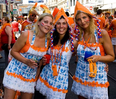 beautiful dutch fans of euro 2012 istoryadista history blog cebu blogger