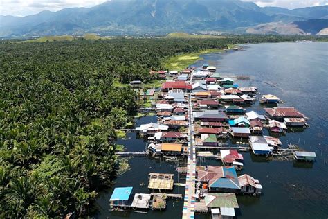 Foto Kearifan Lokal Desa Wisata Kampung Yoboi Papua Yang Mempesona