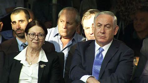 מאות רקדו מחוץ לביתה של שקד · צפו. יובל רבין נגד נתניהו: "אבא לא ברח מאחריות ולא התבכיין"