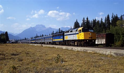 Railpictures Ca Peter Gloor Photo Via Train The Canadian At