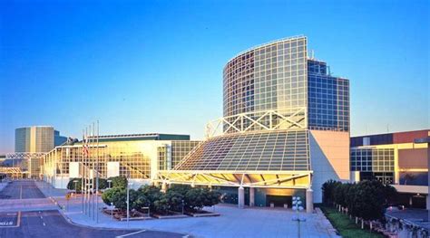 La Convention Center 1 Miyamoto International